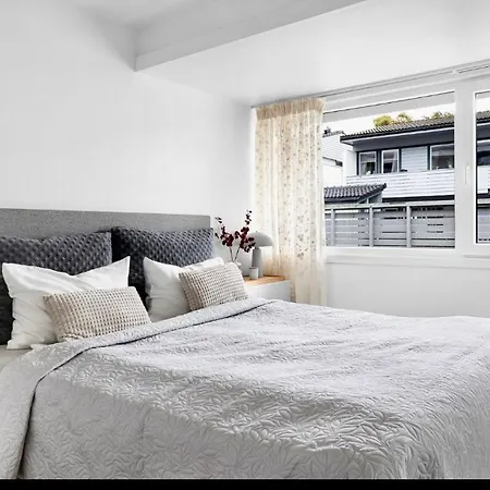 Apartment Toroms Med Hage *