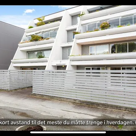 Toroms Med Hage דירה *